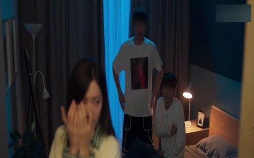 闺蜜恋爱寝室吃瓜